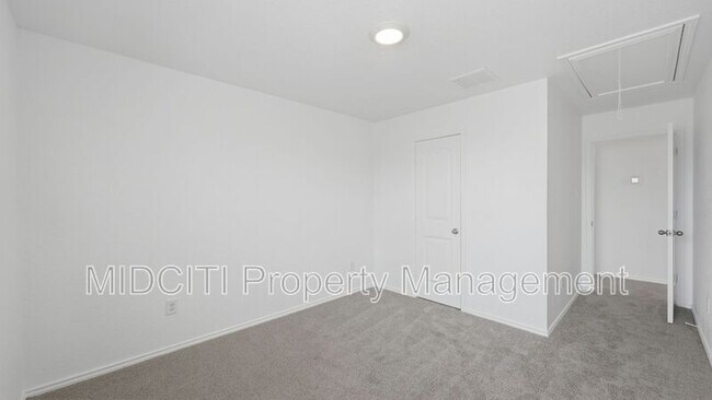 Building Photo - 255 Granary Dr