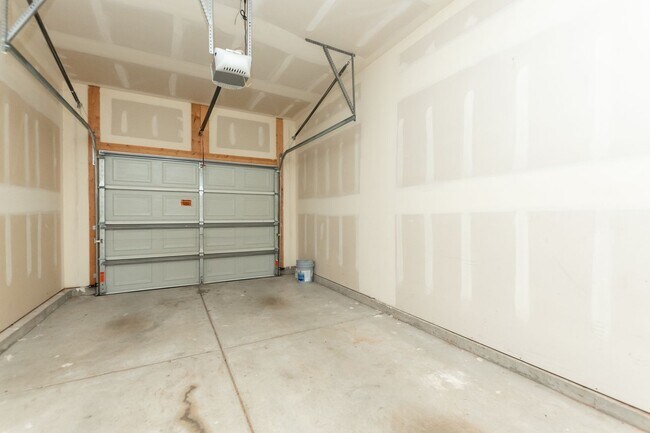 Building Photo - 11050 E Fawn Grove St