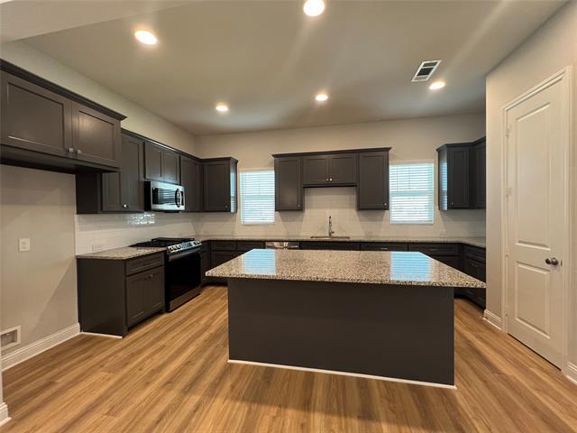 Building Photo - 6681 Lake Overlook Dr