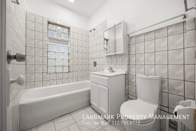 Building Photo - 3030 N Normandy Ave