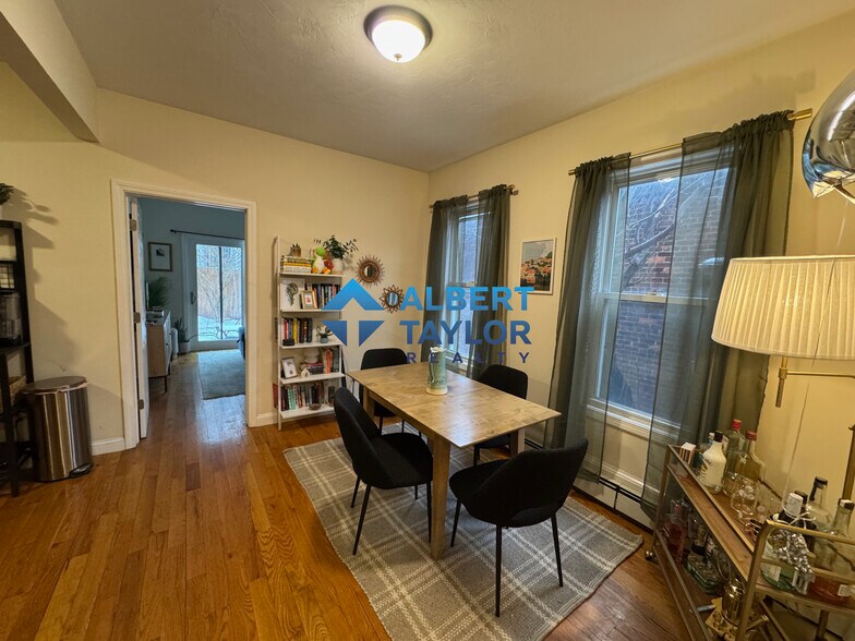 Building Photo - 58 Medford St