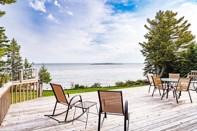 Building Photo - 278 Scenic Dr FURNISHED 4 BR On Lk