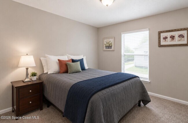 Building Photo - 1196 Goldenrod Cir NE