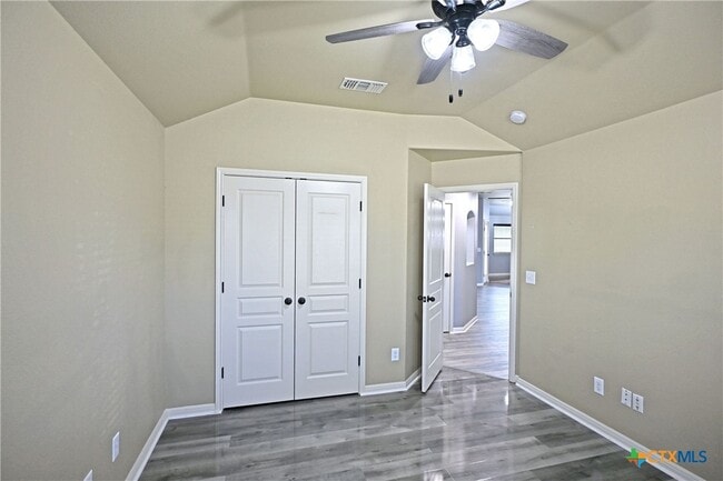 Building Photo - 2207 Hazelwood Dr