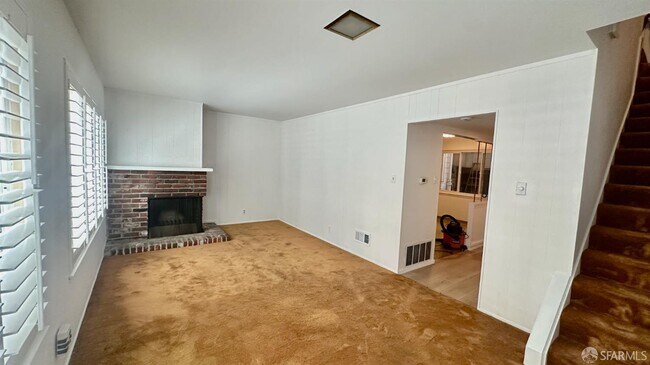 Building Photo - 52 Genoa Pl