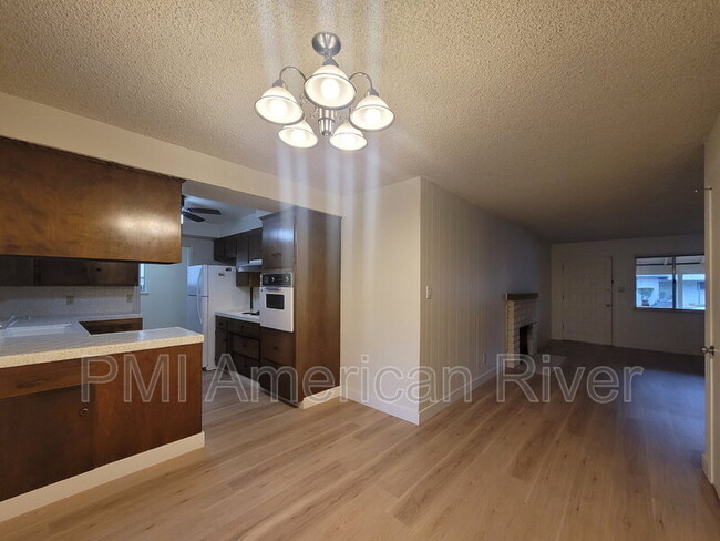 Building Photo - 6349 Seastone Way