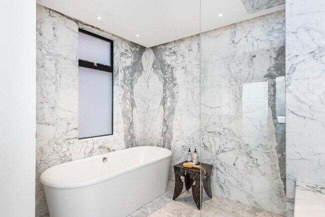 Building Photo - 17 Guy Pl