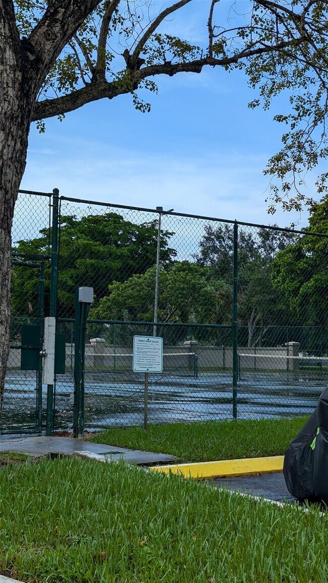 Building Photo - 9919 Nob Hill Ln