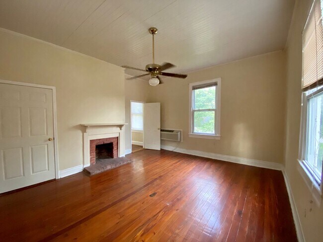 Building Photo - JUST REDUCED!  Olympia