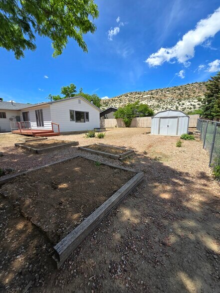 Building Photo - 403 Greenway Dr