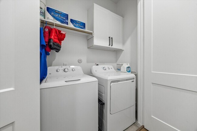 Building Photo - 9009 Wellspring Dr