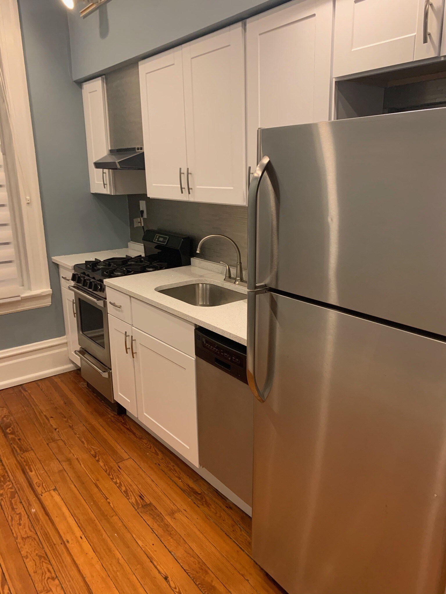 Kitchen - 4124 W Pine Blvd