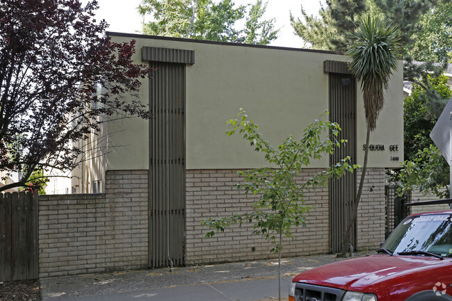 Building Photo - Sequoia on Gee