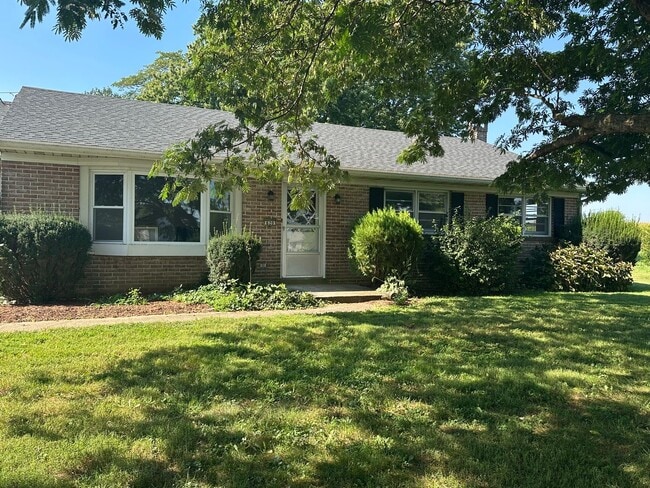 Primary Photo - 3 Bedroom Ranch Home in Lampeter Strasburg...