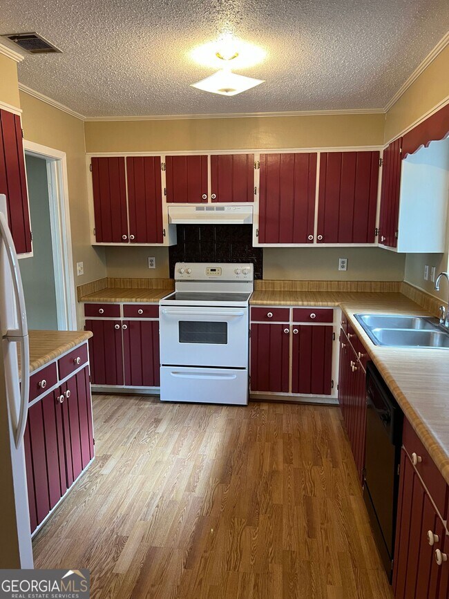 Building Photo - 203 Courtney Pl
