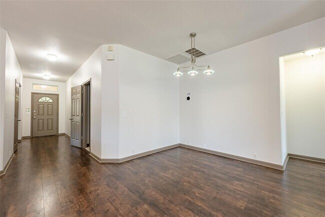 Building Photo - 605 Arrowood Pl