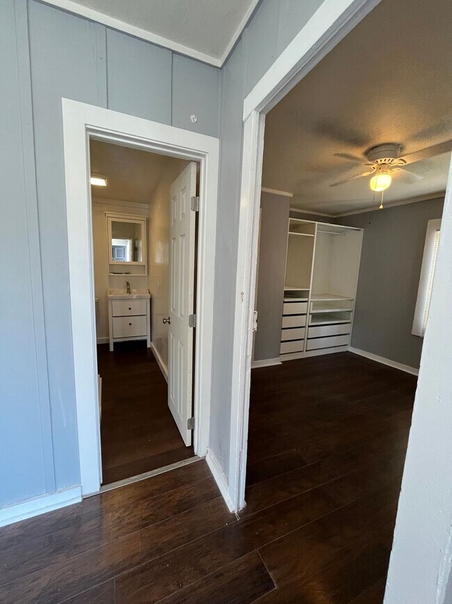 Building Photo - Quince St