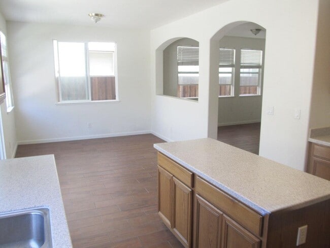 Building Photo - 233 American Farms Ave