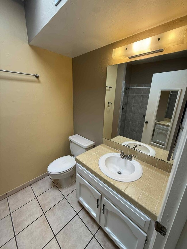 Building Photo - 4145 N Via Villas