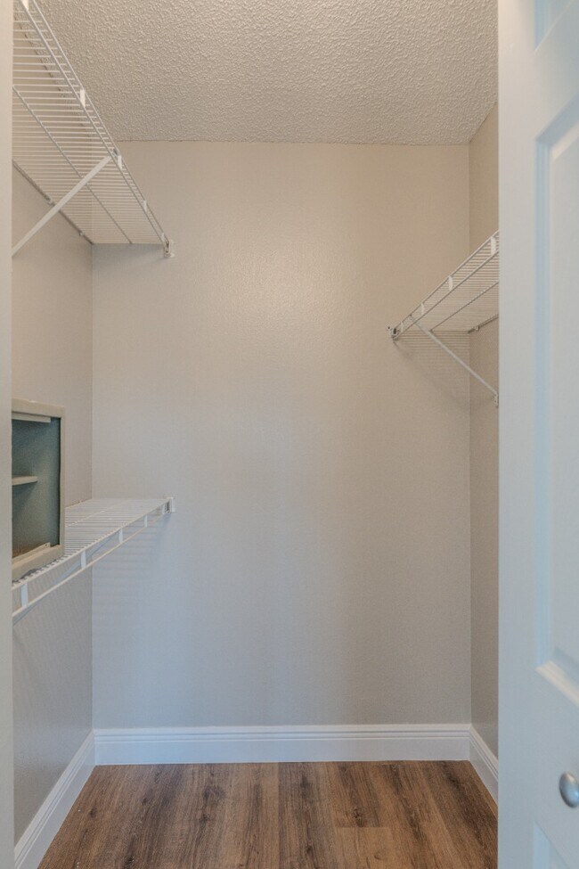 Building Photo - 5004 Laguna Bay Cir