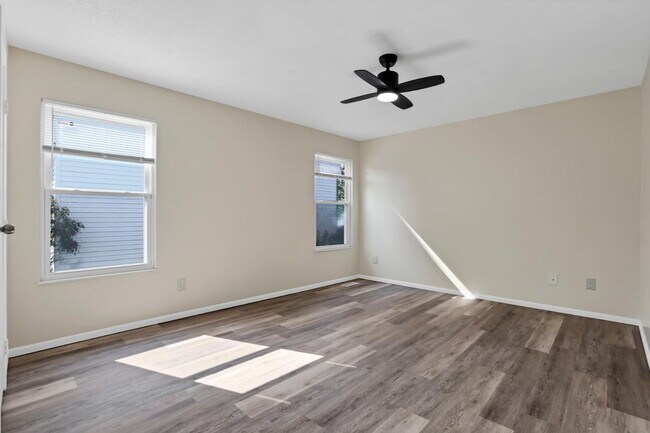 Building Photo - 5541 Mid Day Dr