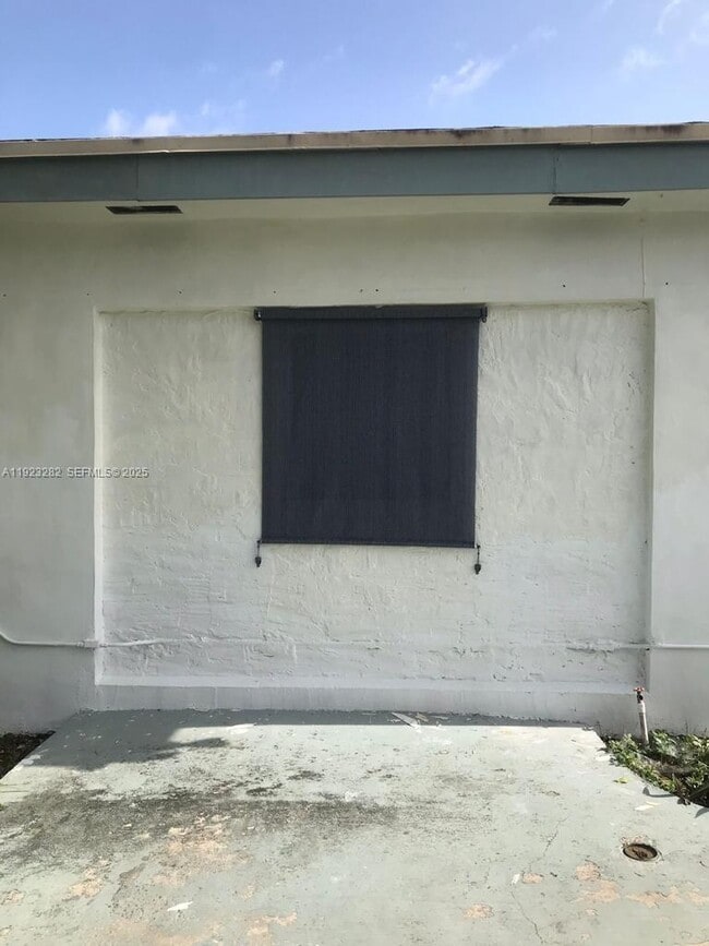 Building Photo - 2530 NW 17th St