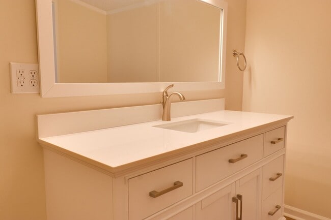 Building Photo - 1022 Bridgetown Ct