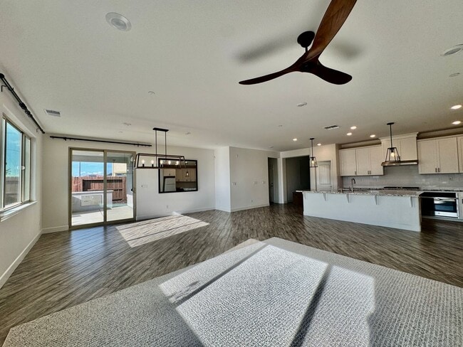 Building Photo - 5 YEARS NEW,  FORMER MODEL HOME BUILT BY LENNAR HOMES, 4 BED, 2.5 BATH, 2 CAR GARAGE