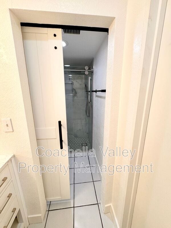 Building Photo - 1655 E Palm Canyon Dr