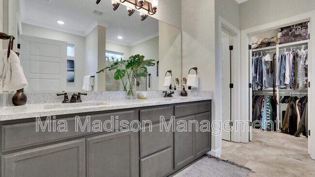 Building Photo - 54 Misty Marsh Dr