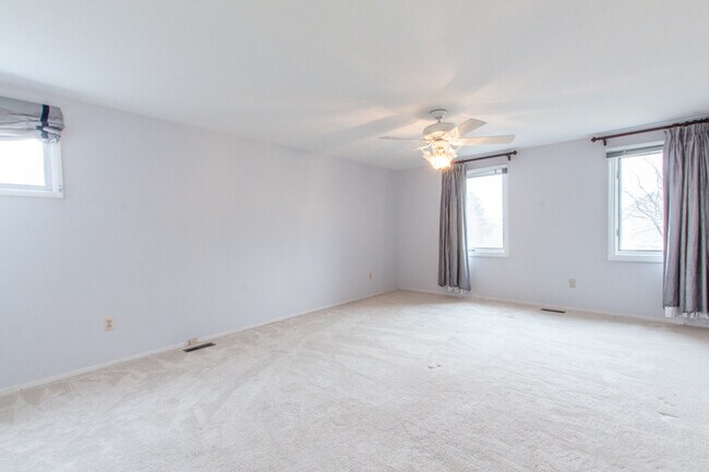 Building Photo - 3535 Balfour Dr