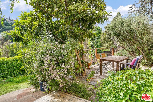 Building Photo - 2319 Meadow Valley Ter