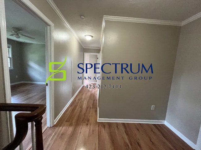Building Photo - 723 White Oak Cir