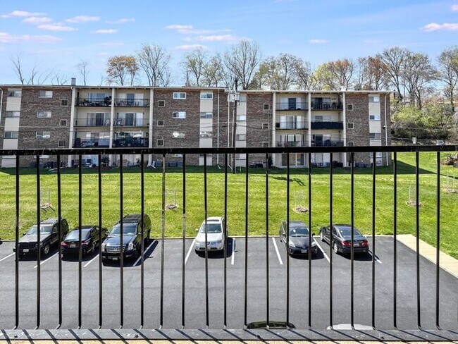 Building Photo - 5502 Karen Elaine Dr