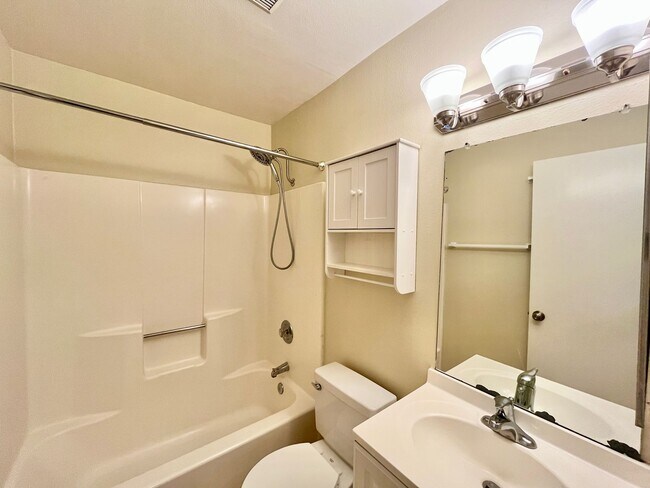 Building Photo - Downstairs North Park Apartment with Parking & Onsite Laundry!