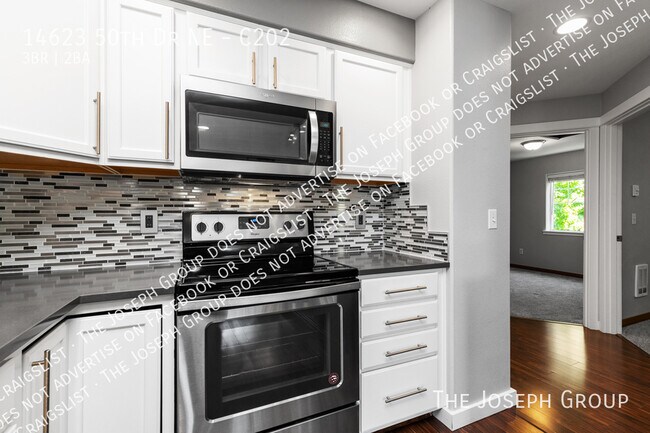 Building Photo - 14623 50th Dr NE