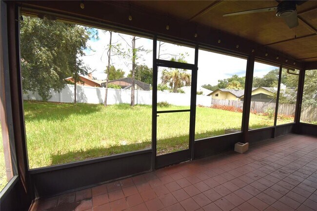 Building Photo - 9109 Queen Elizabeth Ct