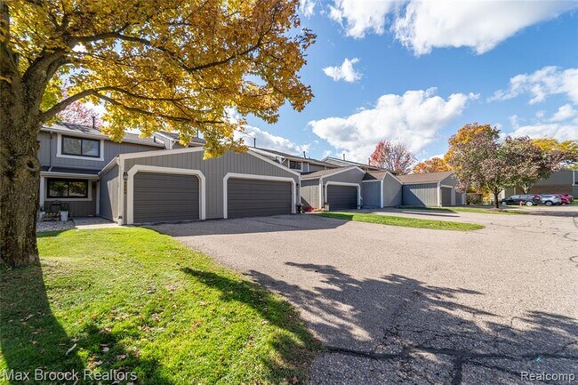 Building Photo - 862 Yorktown Ct