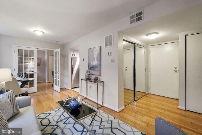 Building Photo - 1438 Meridian Pl NW