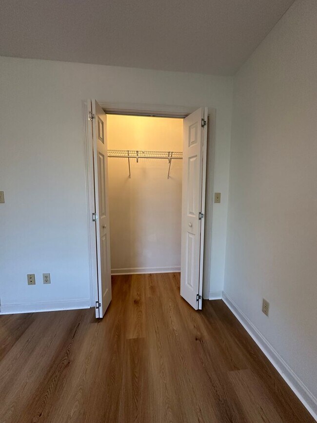 Building Photo - 2 Bedroom / 1 Bath Home Kingsport TN