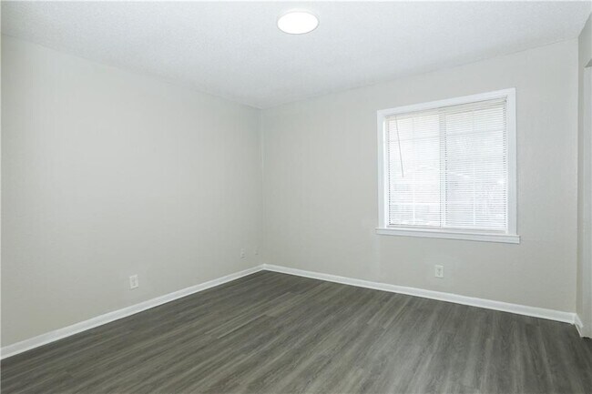 Building Photo - 2065 Alison Ct SW
