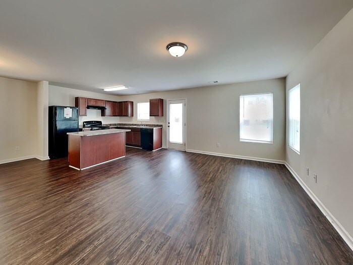 Building Photo - 3630 Oakleaf Pass