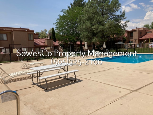 Building Photo - Beautifully Remodeled Condo (with seasonal pool upon availability)