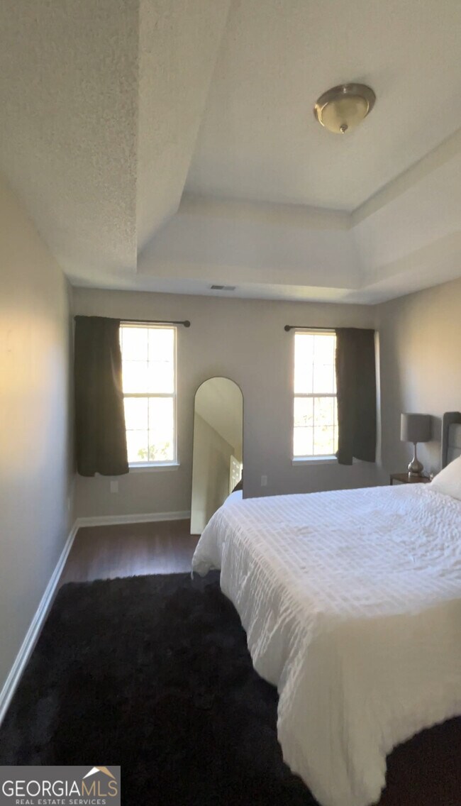 Building Photo - 336 Riverview Ct