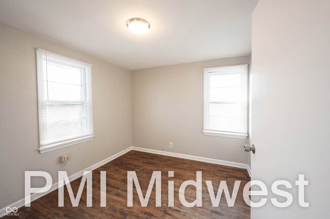 Building Photo - 1319 N Alton Ave