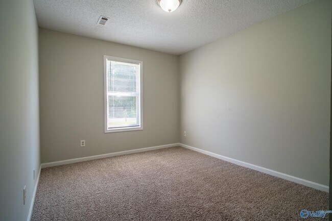 Building Photo - 107 Ann Bradley Dr