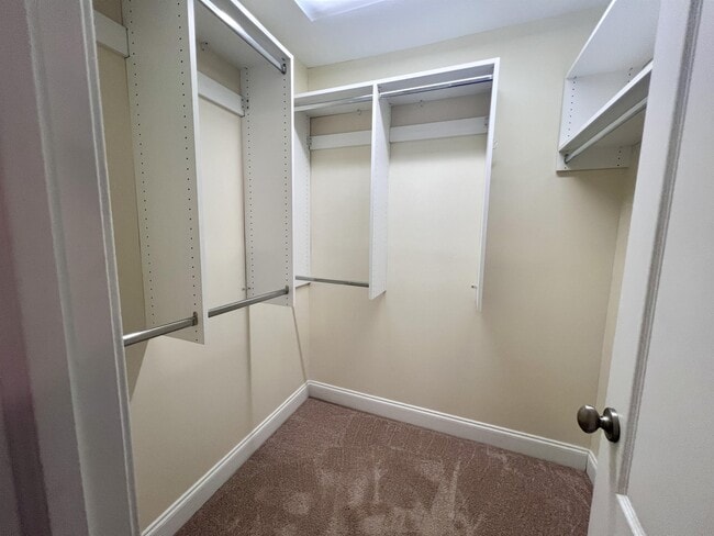 Building Photo - 304 Villa View Dr