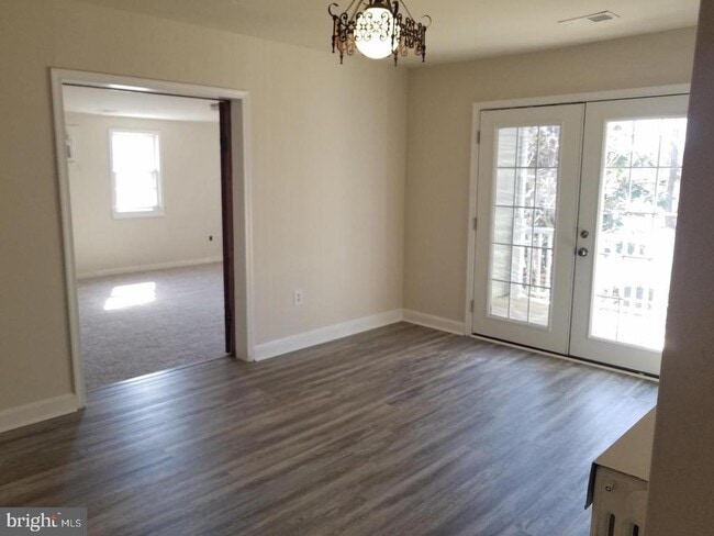 Building Photo - 3890 Glymont Crest Rd