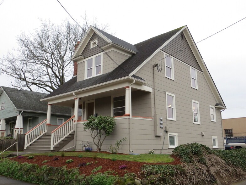 Primary Photo - 4818 SE Caruthers St.