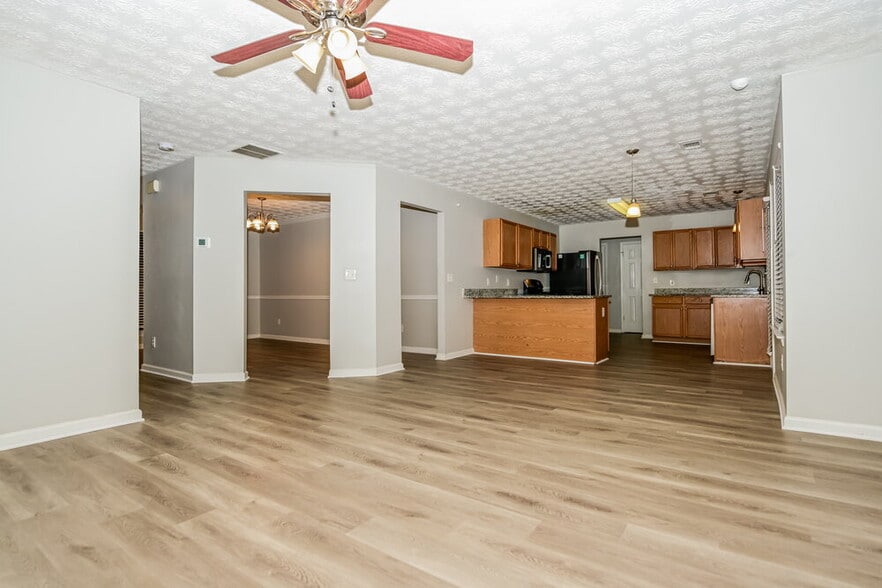 Building Photo - 609 Aspen Brook Dr